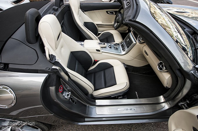 Mercedes-Benz SLS AMG Roadster 