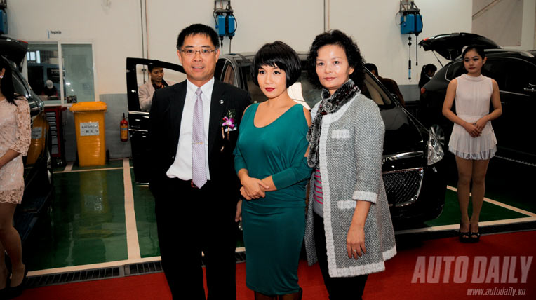 Mỹ Linh tham dự lễ khai trương showroom Luxgen