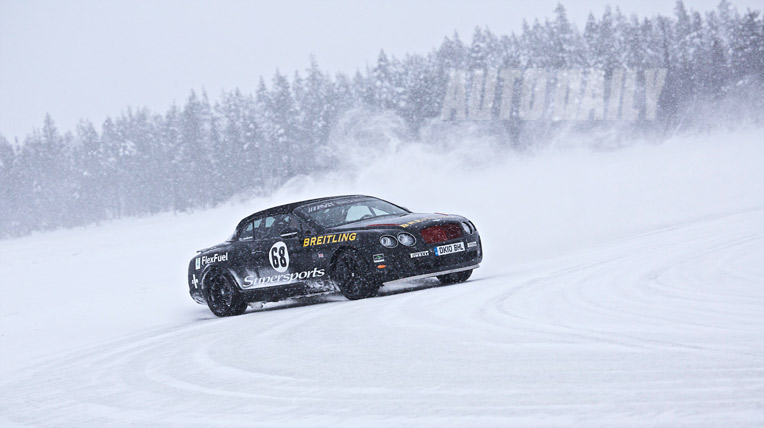 Drift xe Bentley trên băng tuyết