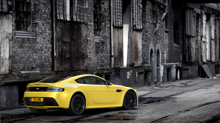 Aston Martin V12 Vantage S