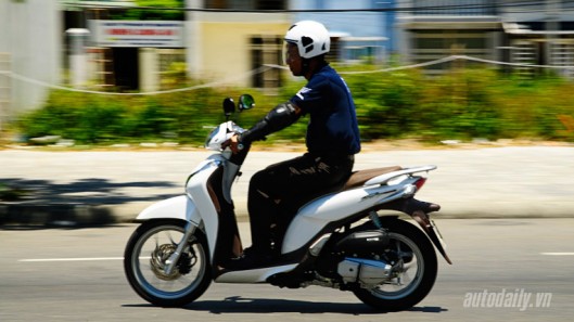 Đánh giá Honda SH Mode và Piaggio Liberty 3V ie honda-sh-mode-125