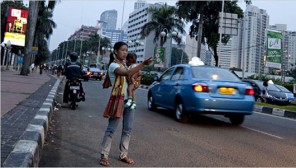 Indonesian-car-jockey-(1)