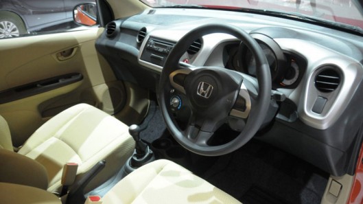 Honda_Brio_Satya_Indonesia_-016-850x520
