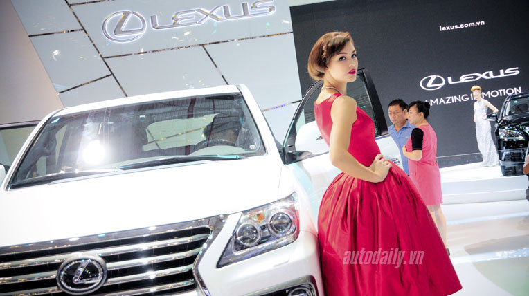 Lexus đẹp đẳng cấp với mẫu “Tây”