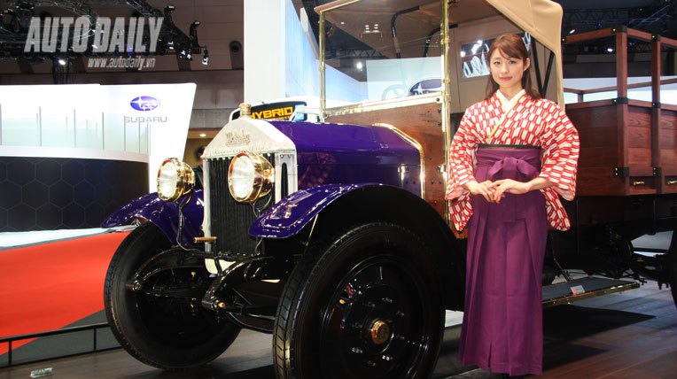 Mẫu xinh tại Tokyo Motor Show 2013
