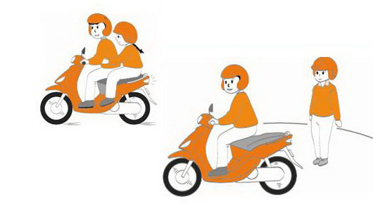 Đi xe máy 2 người, ngồi thế nào cho an toàn?